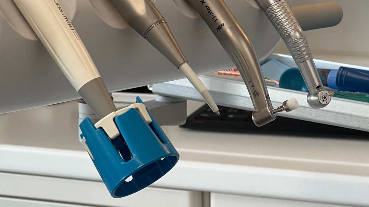 Matériel dans le cabinet d'un dentiste.