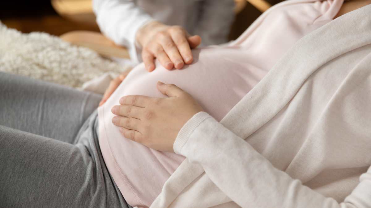 Une patiente en consultation chez son gynécologue.